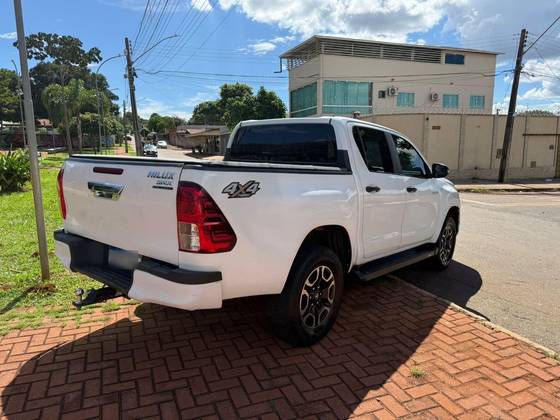 TOYOTA HILUX 2.8 STD 4X4 CD 16V DIESEL 4P MANUAL